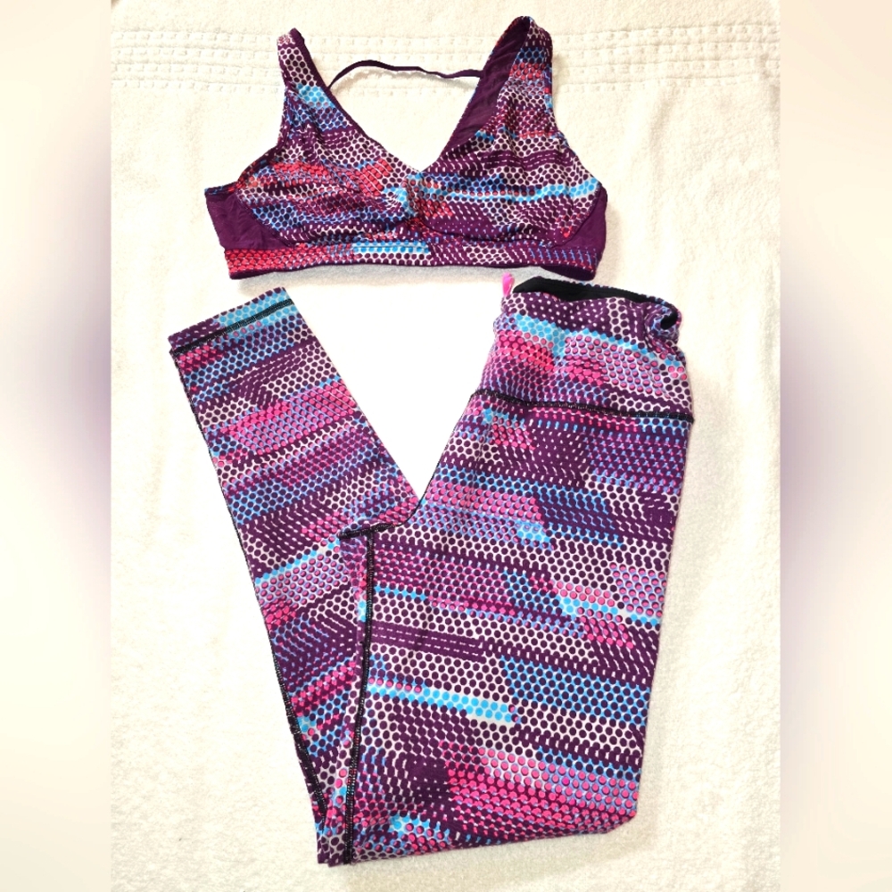 Victoria's Secret Yoga/Leggings Set, size L